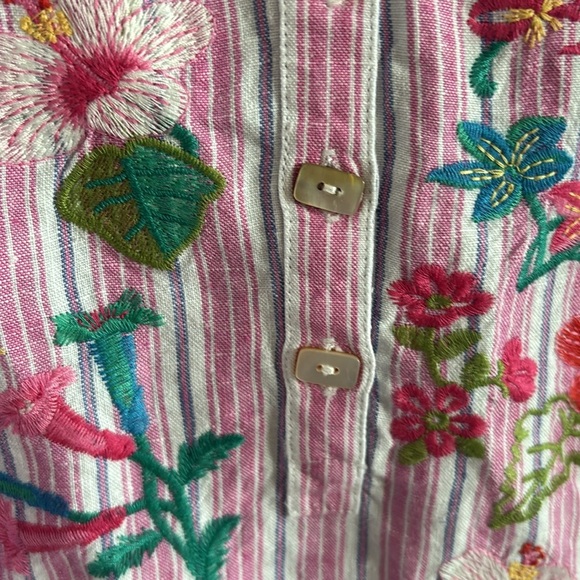 NWT John Mark Women’s embroidered floral button up tunic blouse petite large - Picture 3 of 10